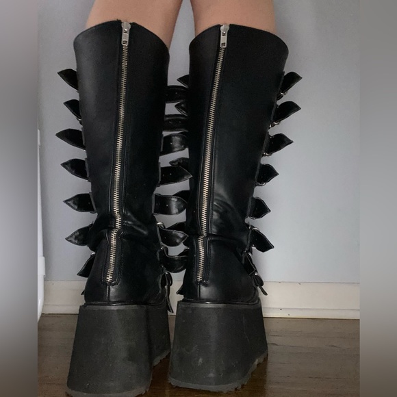 Demonia Damned 318 - Picture 2 of 6